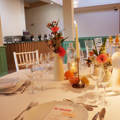 Repas de mariage dans l'orangerie