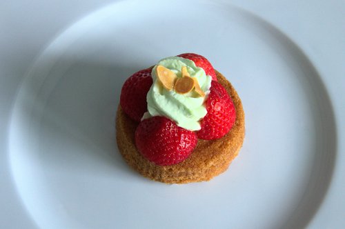 Sablé breton crème de pistache, fraises